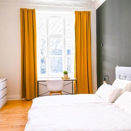 120Qm Denkmal Apartment In Krefeld Mit Stuck Und Balkon - Beuys Apartments - Крефельд Экстерьер фото